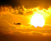вертолет на закате - красота! the helicopter on sundown - a beauty!